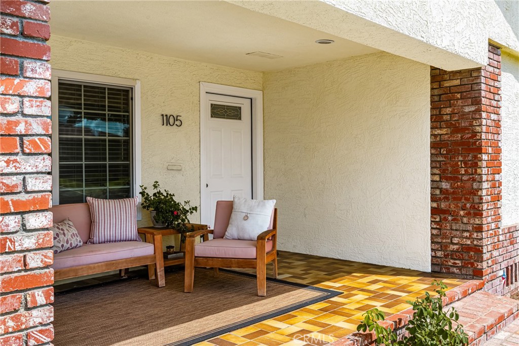 1105 E Rose Avenue