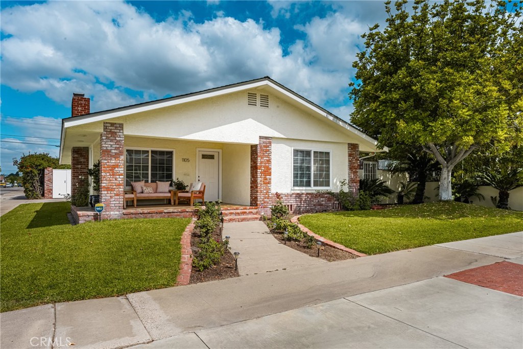 1105 E Rose Avenue