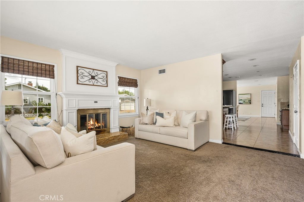 1105 E Rose Avenue