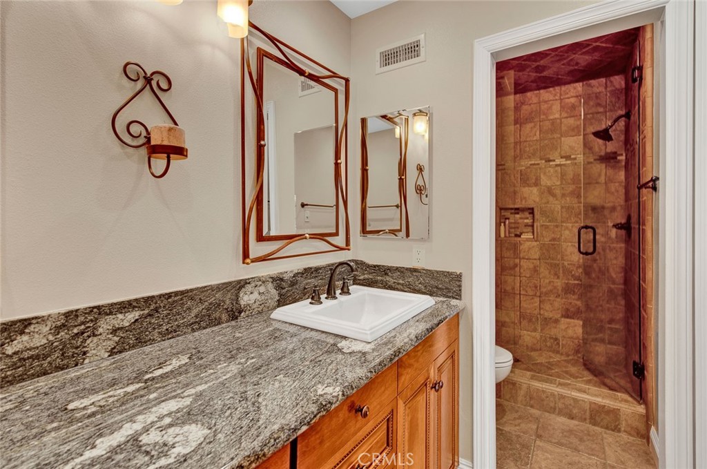9912 Oakwood Circle