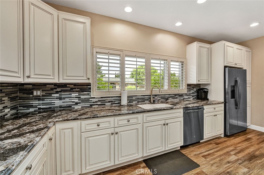 9912 Oakwood Circle