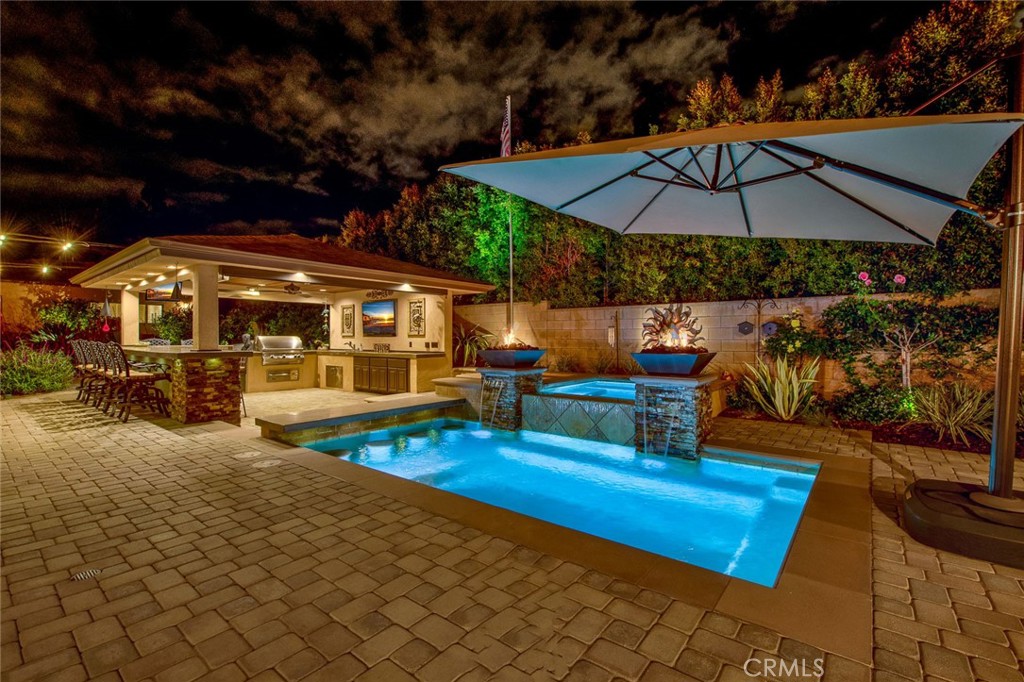 9912 Oakwood Circle