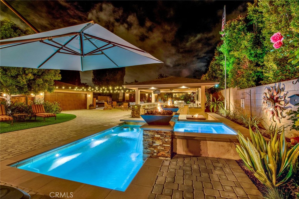 9912 Oakwood Circle