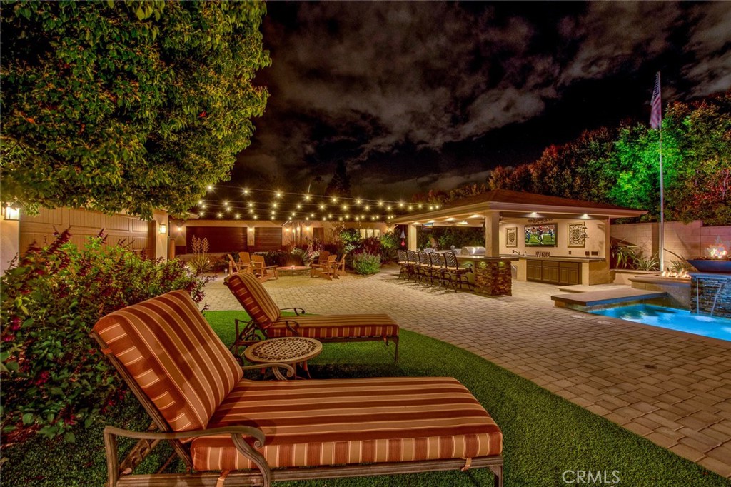 9912 Oakwood Circle