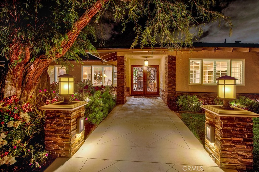 9912 Oakwood Circle