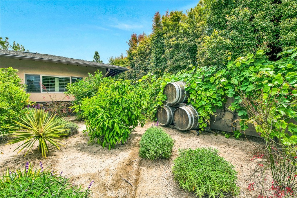 9912 Oakwood Circle