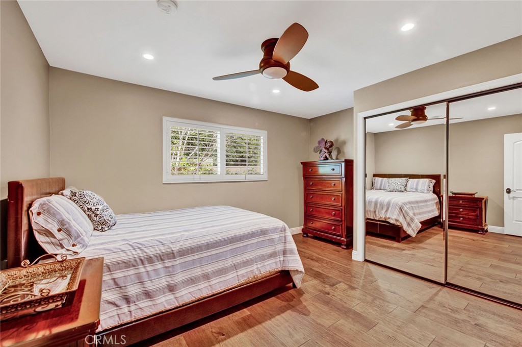 9912 Oakwood Circle