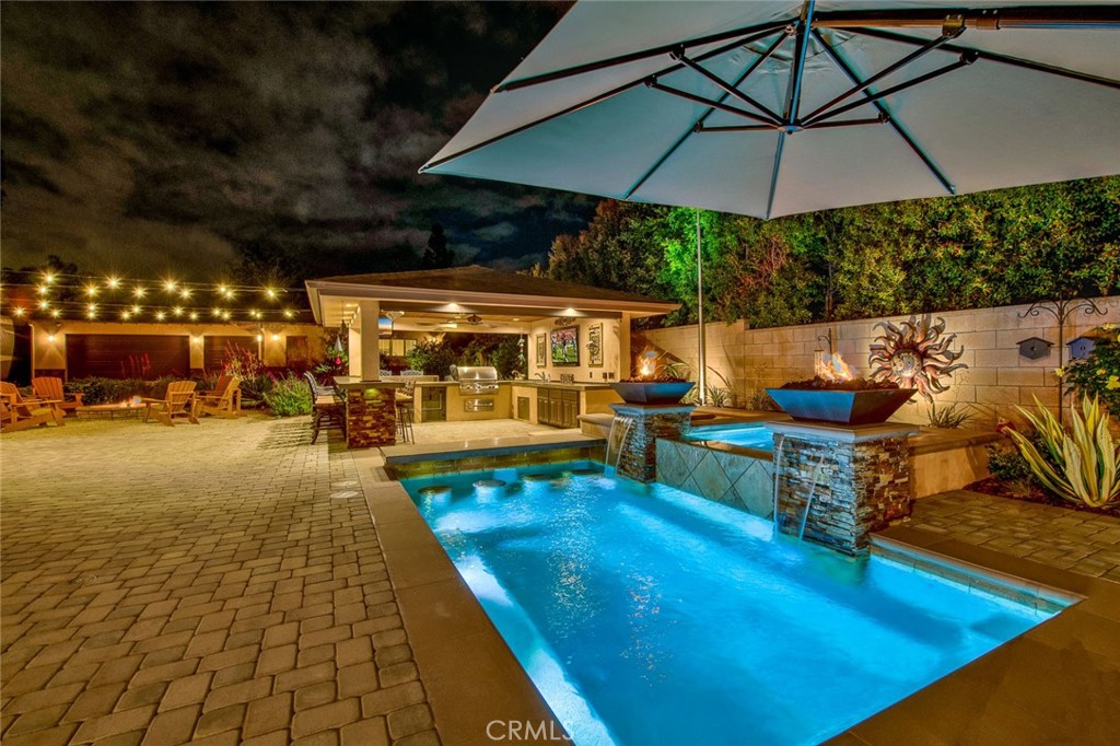 9912 Oakwood Circle