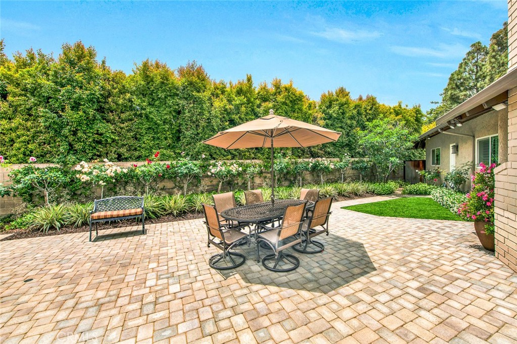 9912 Oakwood Circle
