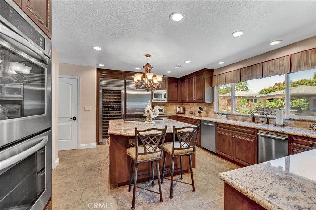 9912 Oakwood Circle