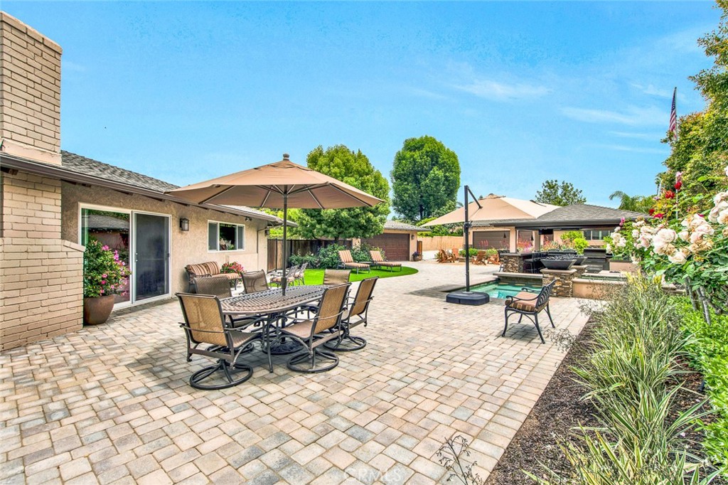 9912 Oakwood Circle
