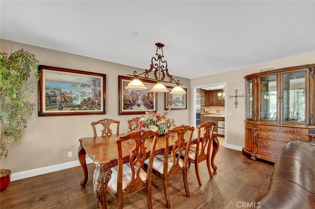 9912 Oakwood Circle