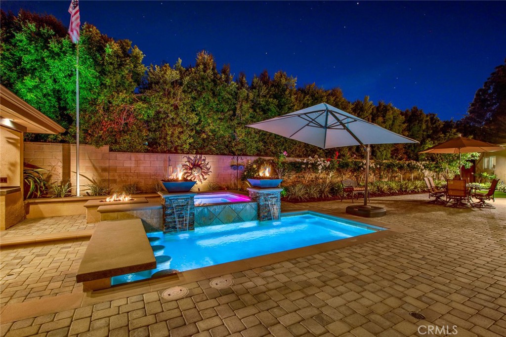9912 Oakwood Circle