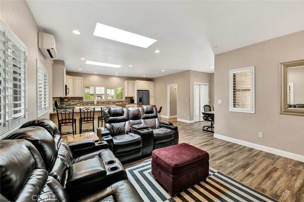 9912 Oakwood Circle