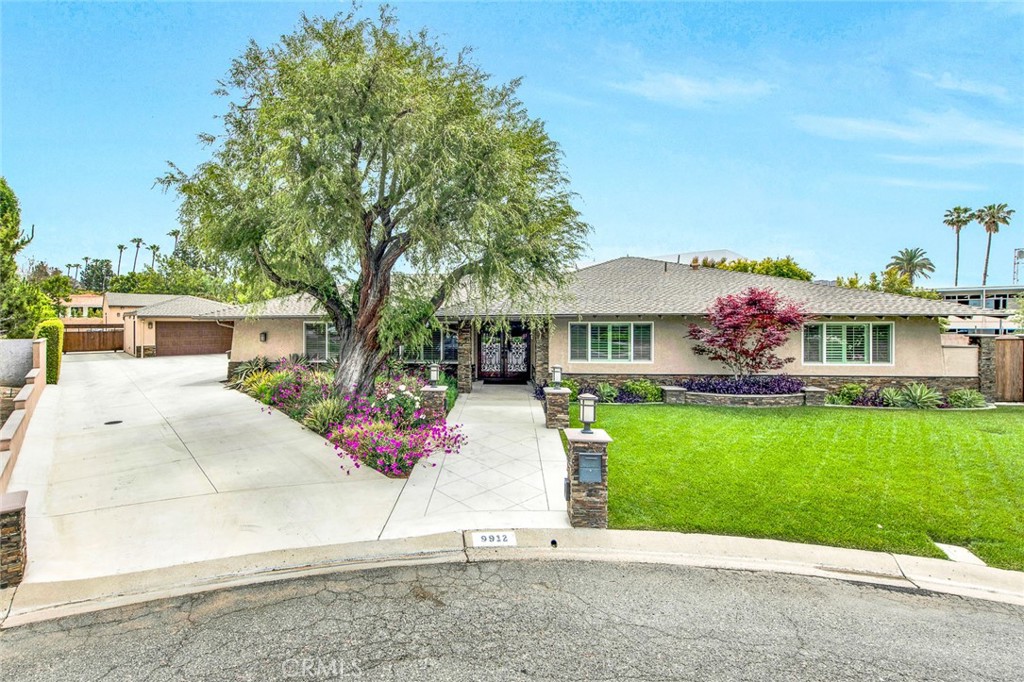 9912 Oakwood Circle