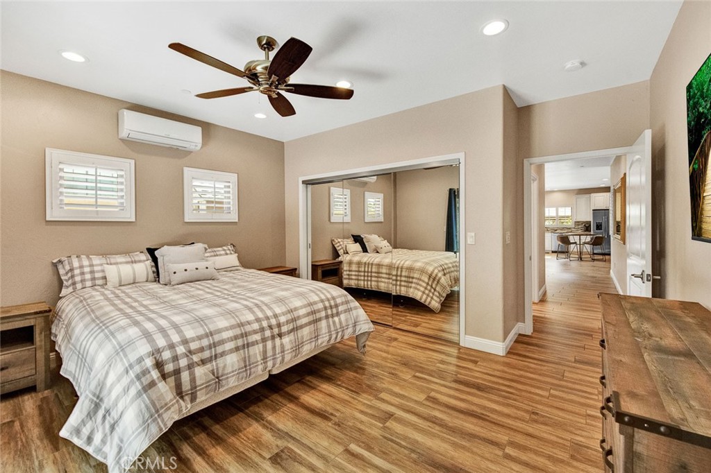 9912 Oakwood Circle