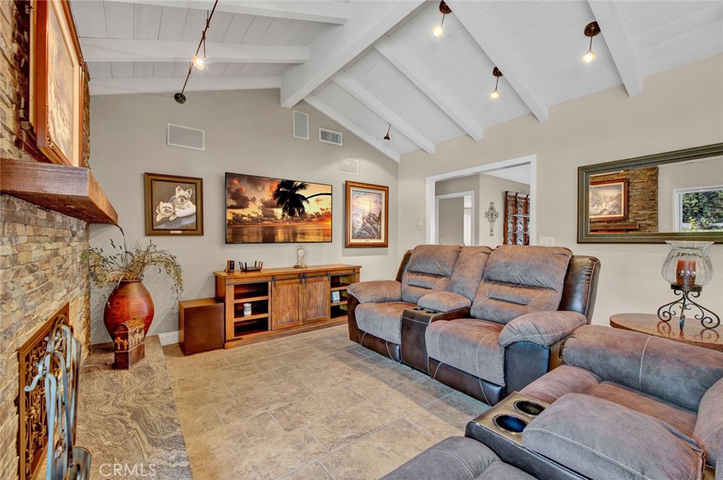 9912 Oakwood Circle