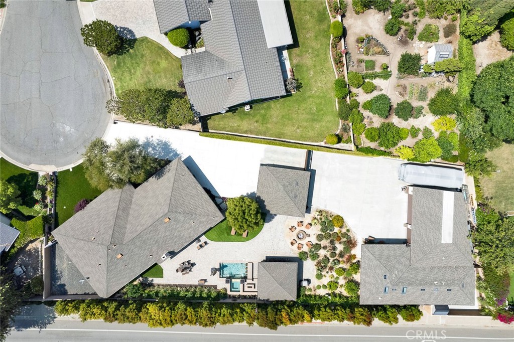 9912 Oakwood Circle