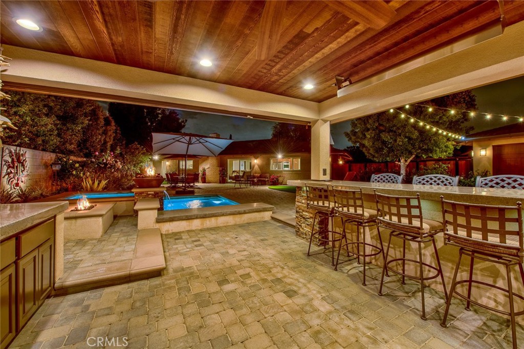9912 Oakwood Circle