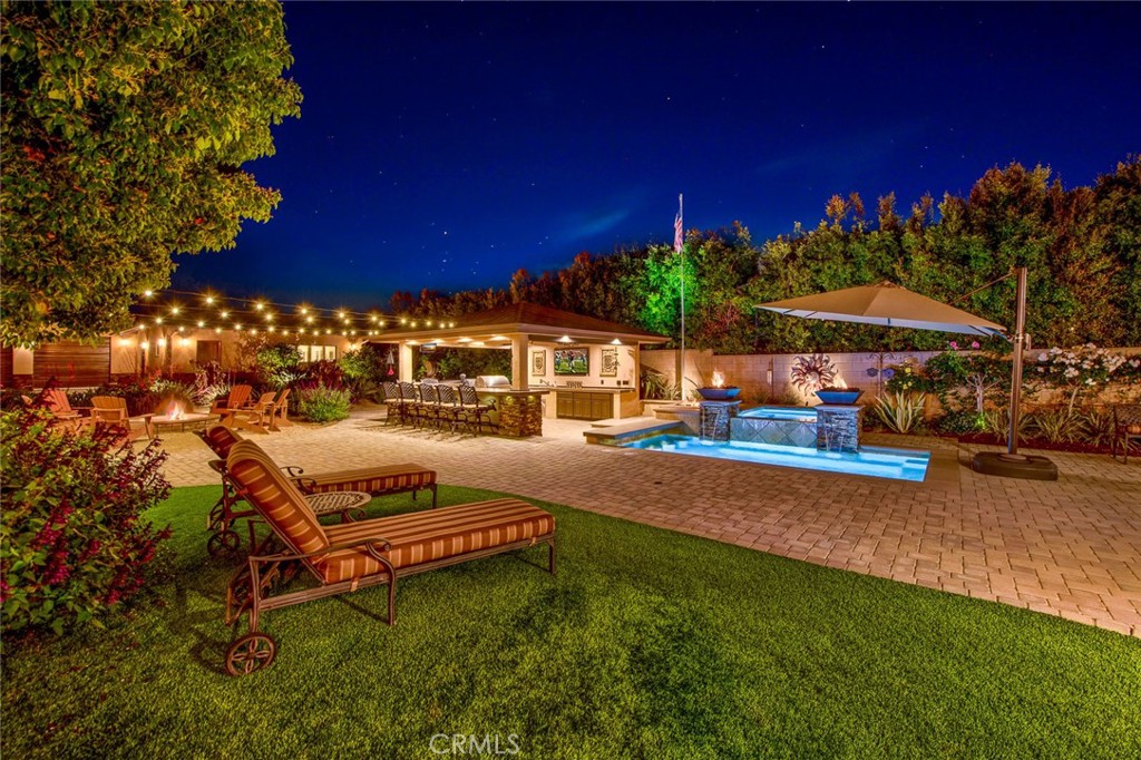 9912 Oakwood Circle