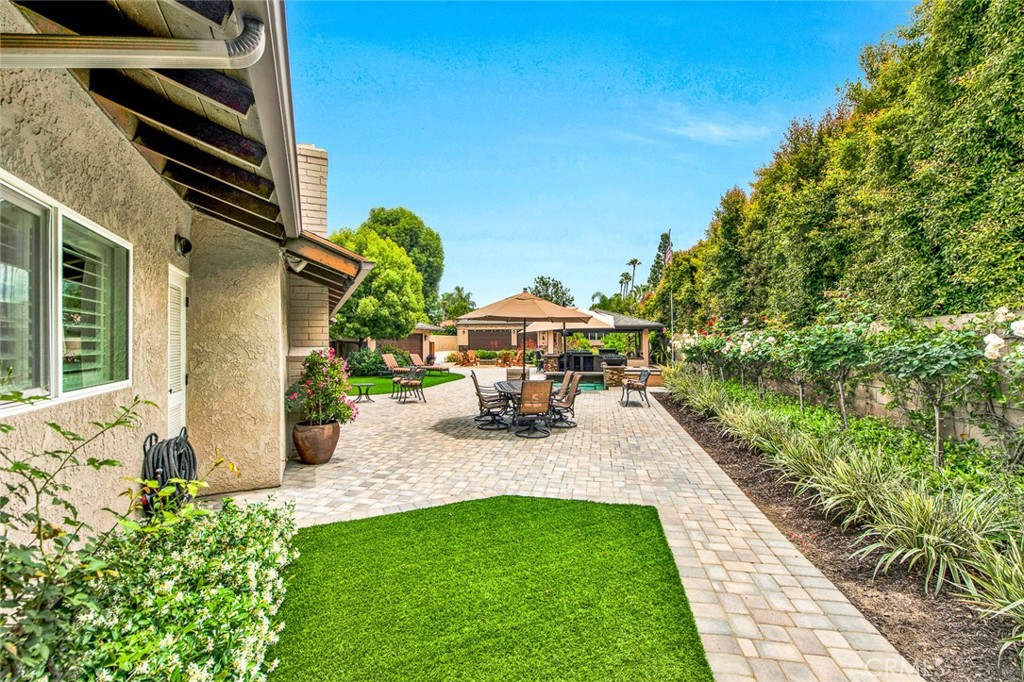9912 Oakwood Circle
