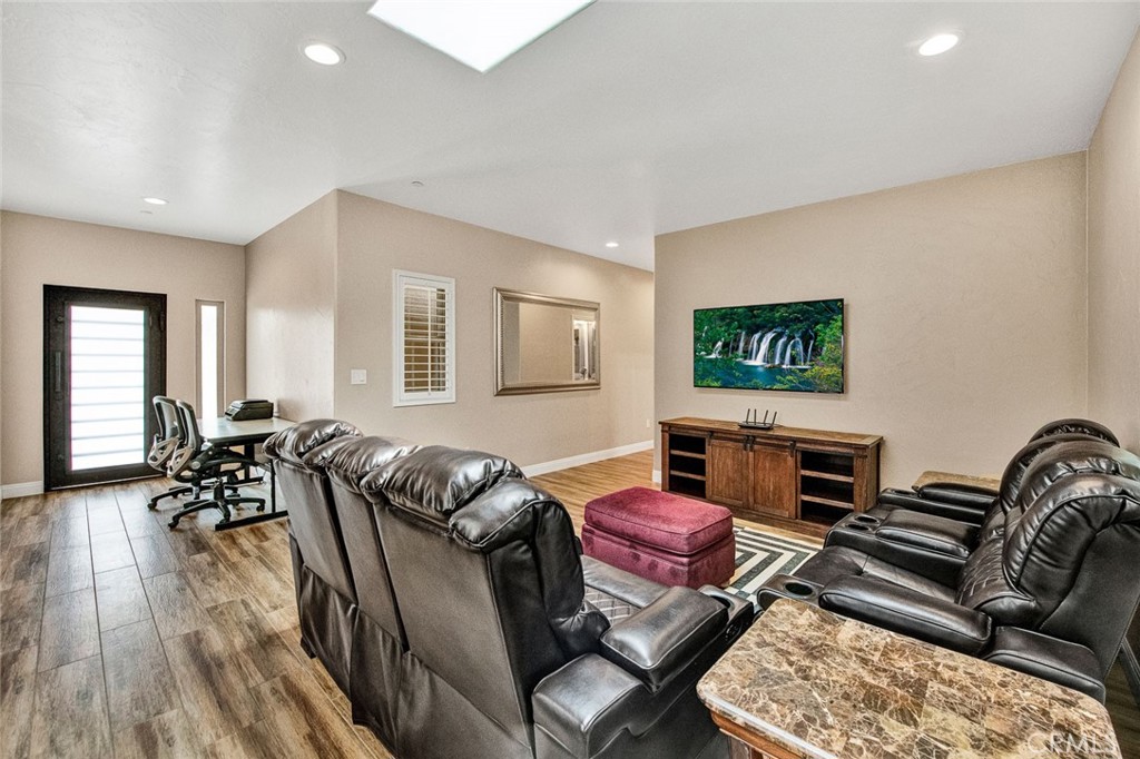 9912 Oakwood Circle