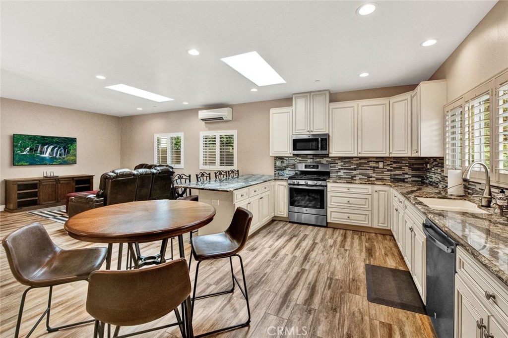 9912 Oakwood Circle