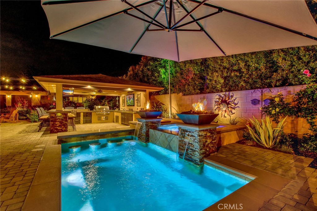 9912 Oakwood Circle