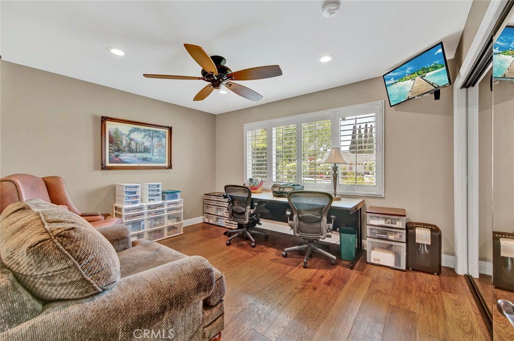 9912 Oakwood Circle