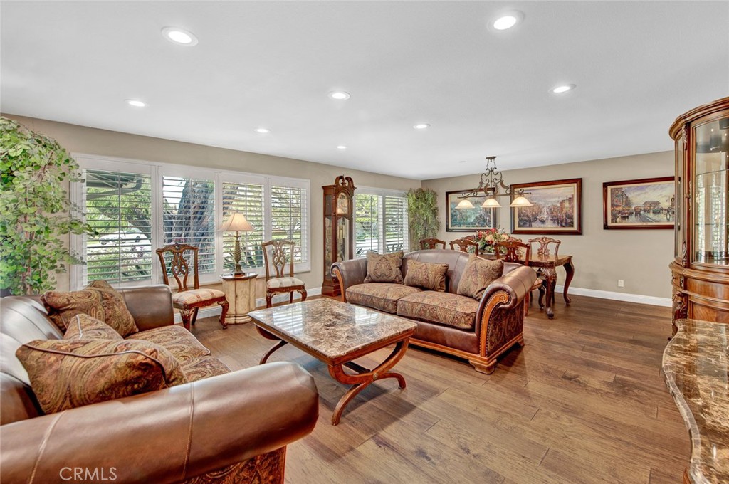 9912 Oakwood Circle