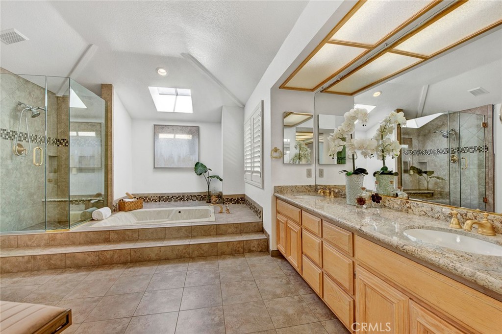 4411 E Cerro Villa Drive