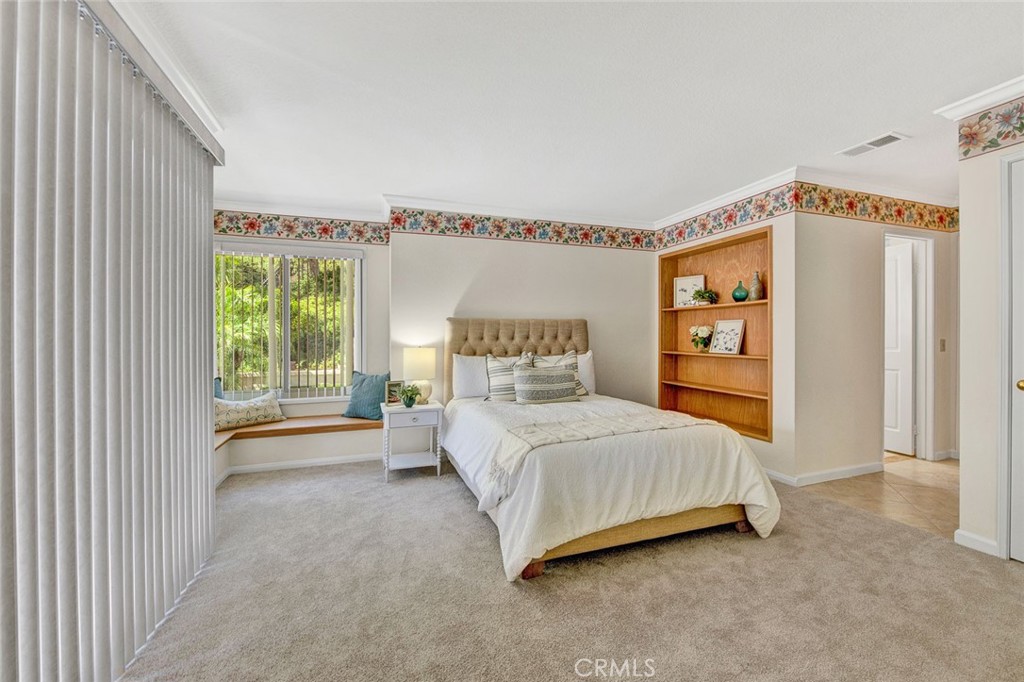 4411 E Cerro Villa Drive
