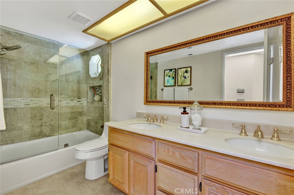 4411 E Cerro Villa Drive