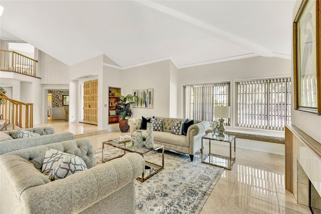 4411 E Cerro Villa Drive
