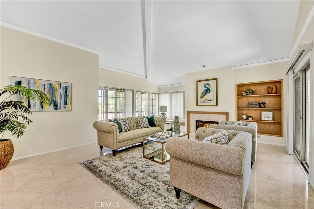 4411 E Cerro Villa Drive