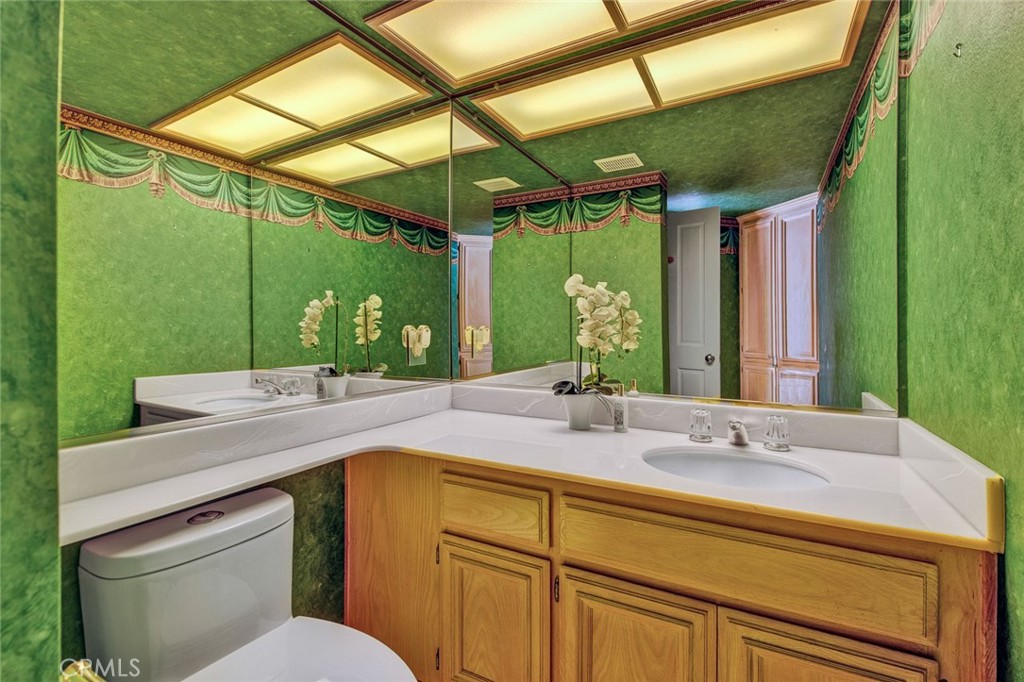 4411 E Cerro Villa Drive