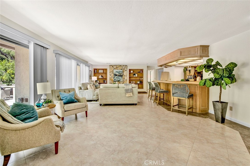 4411 E Cerro Villa Drive