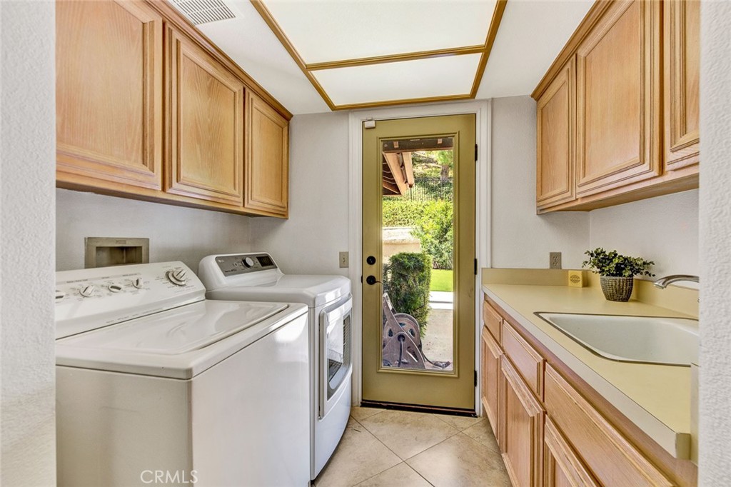 4411 E Cerro Villa Drive