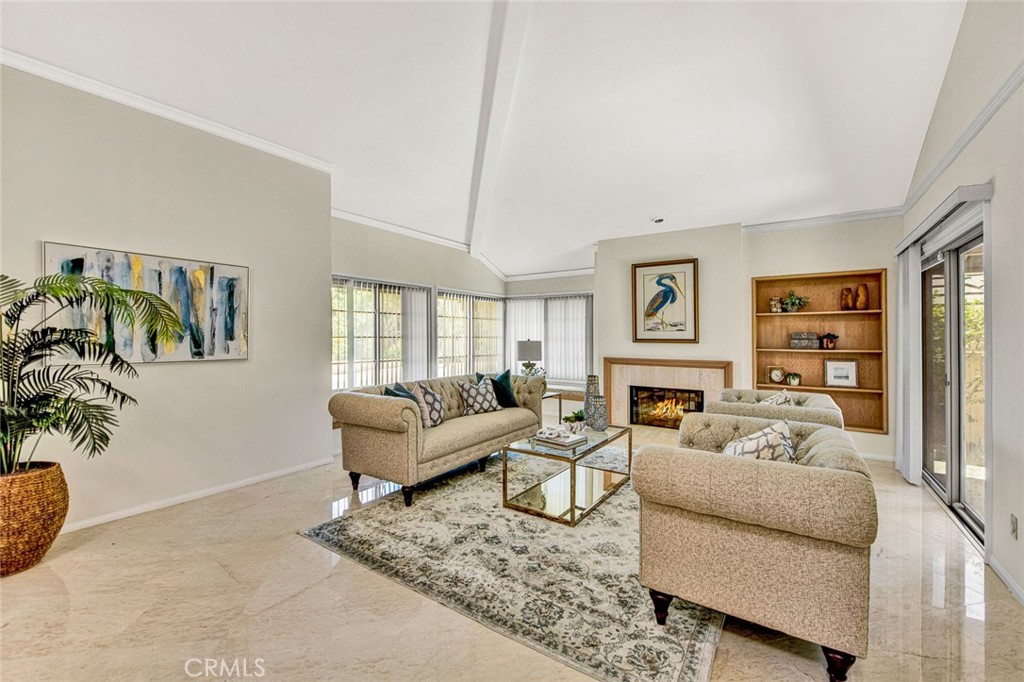 4411 E Cerro Villa Drive