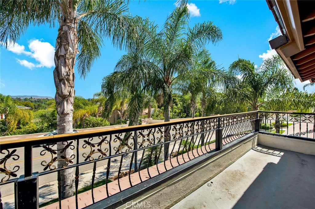 4411 E Cerro Villa Drive