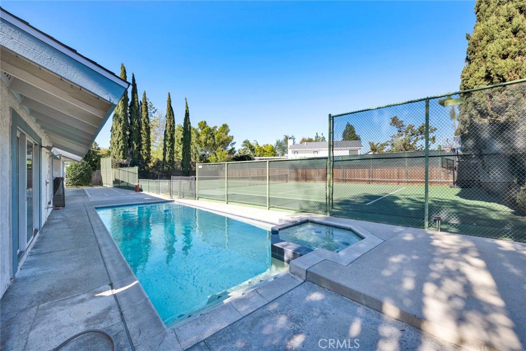 18511 Durfee Circle