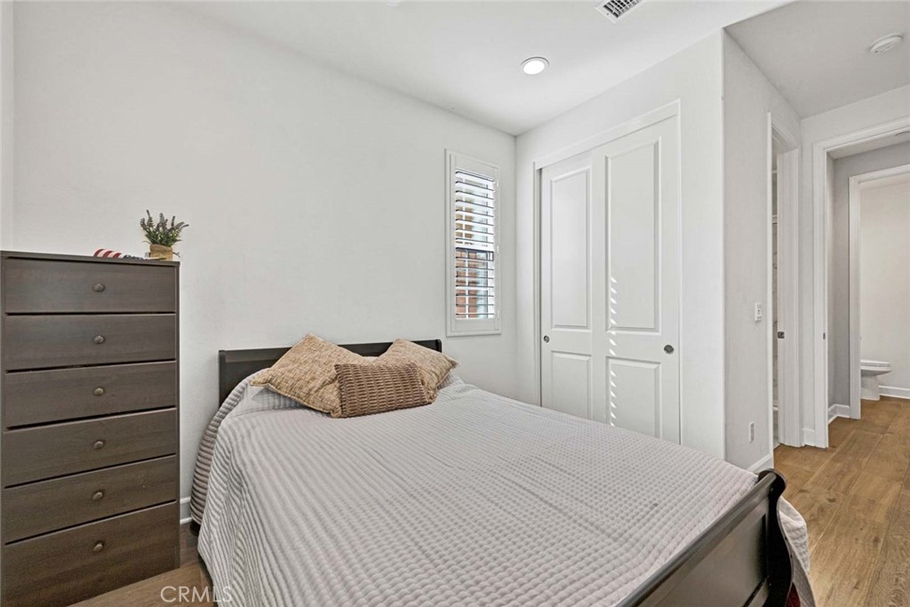 1270 E Providence Loop