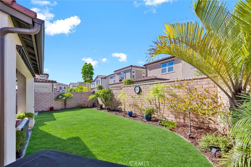 1270 E Providence Loop