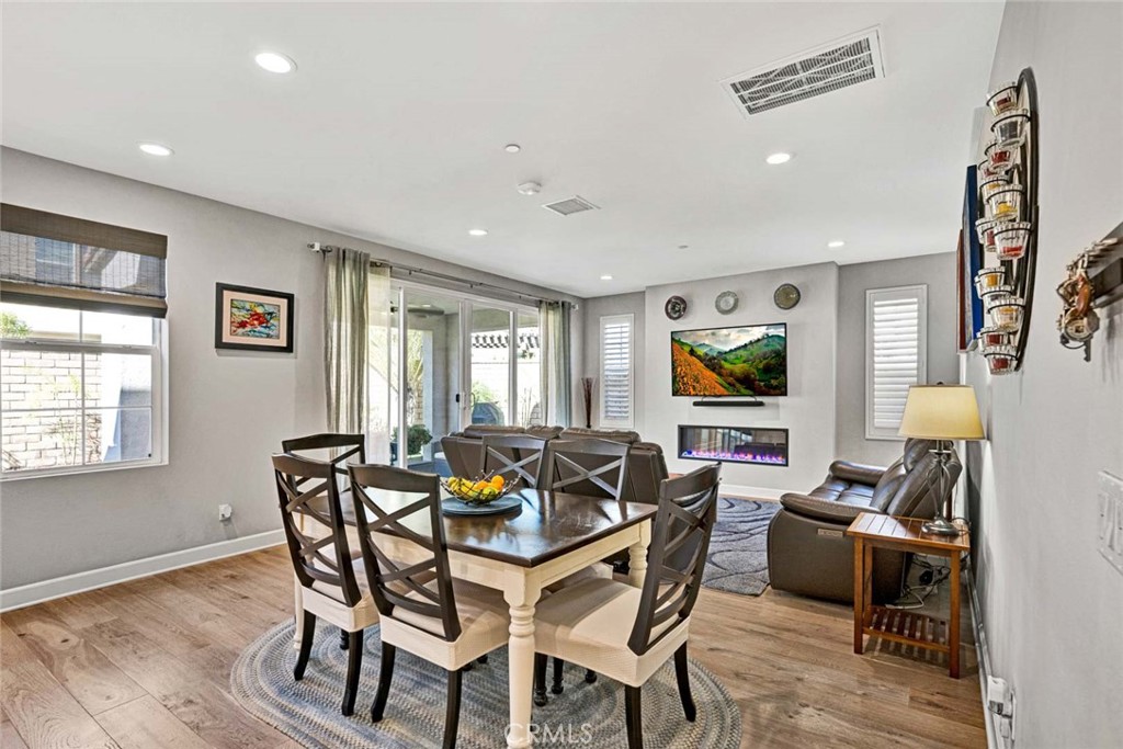 1270 E Providence Loop