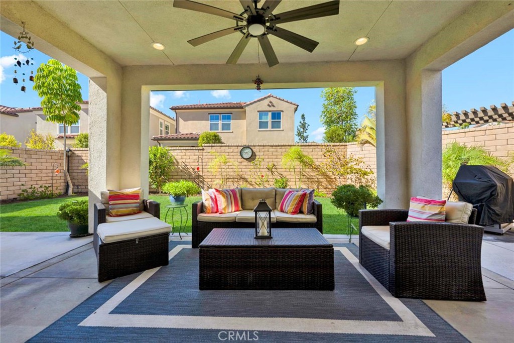 1270 E Providence Loop