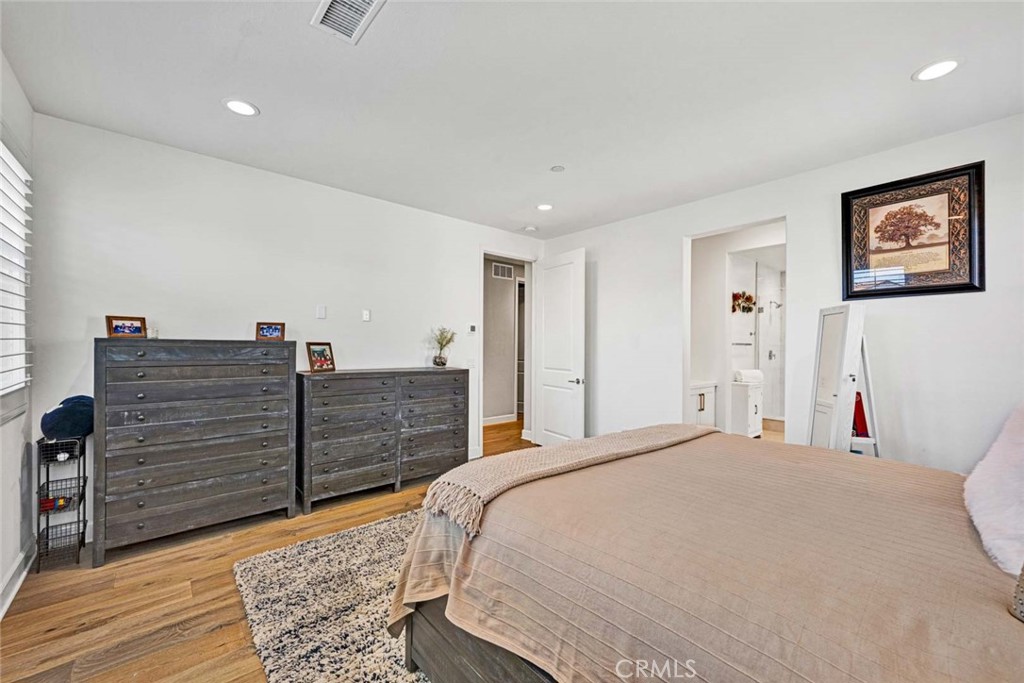 1270 E Providence Loop