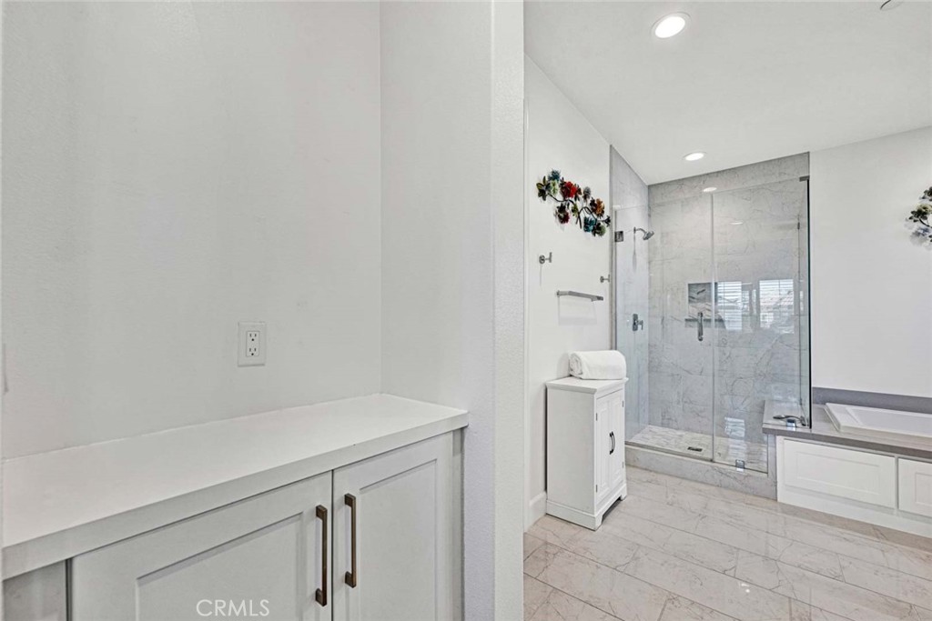 1270 E Providence Loop