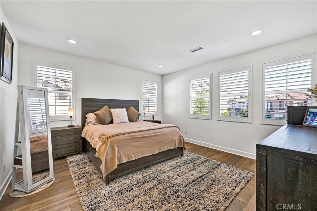 1270 E Providence Loop