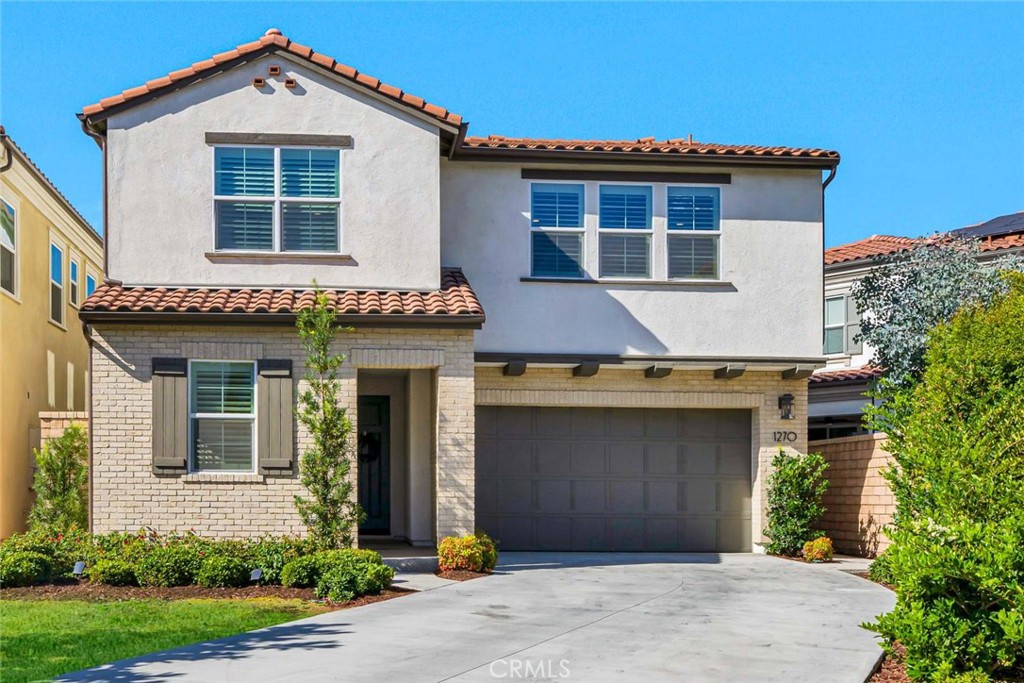 1270 E Providence Loop