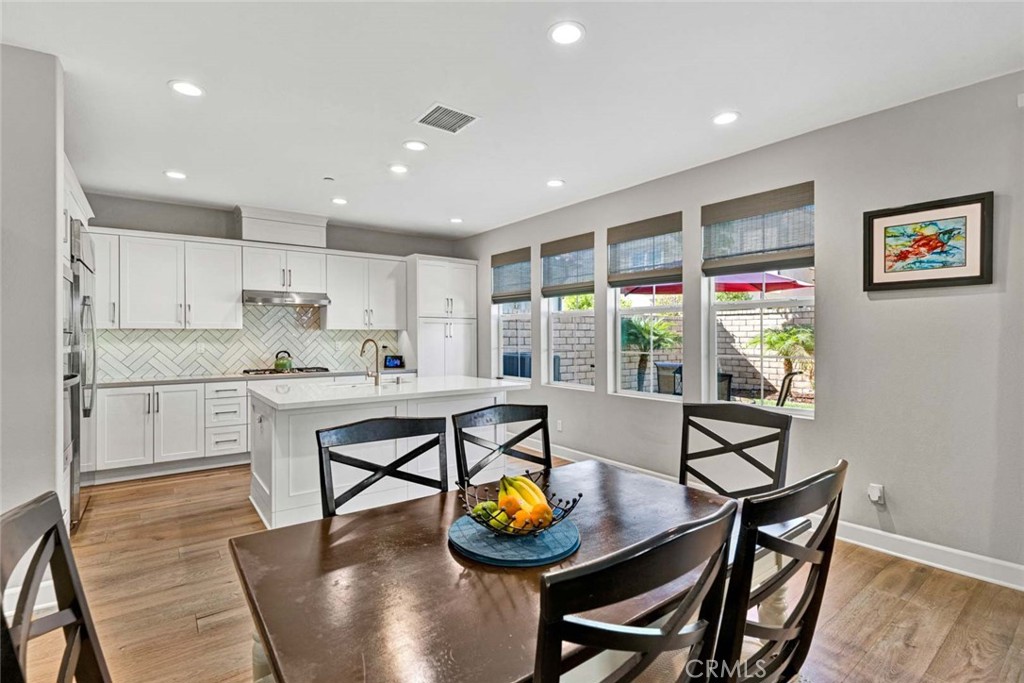 1270 E Providence Loop